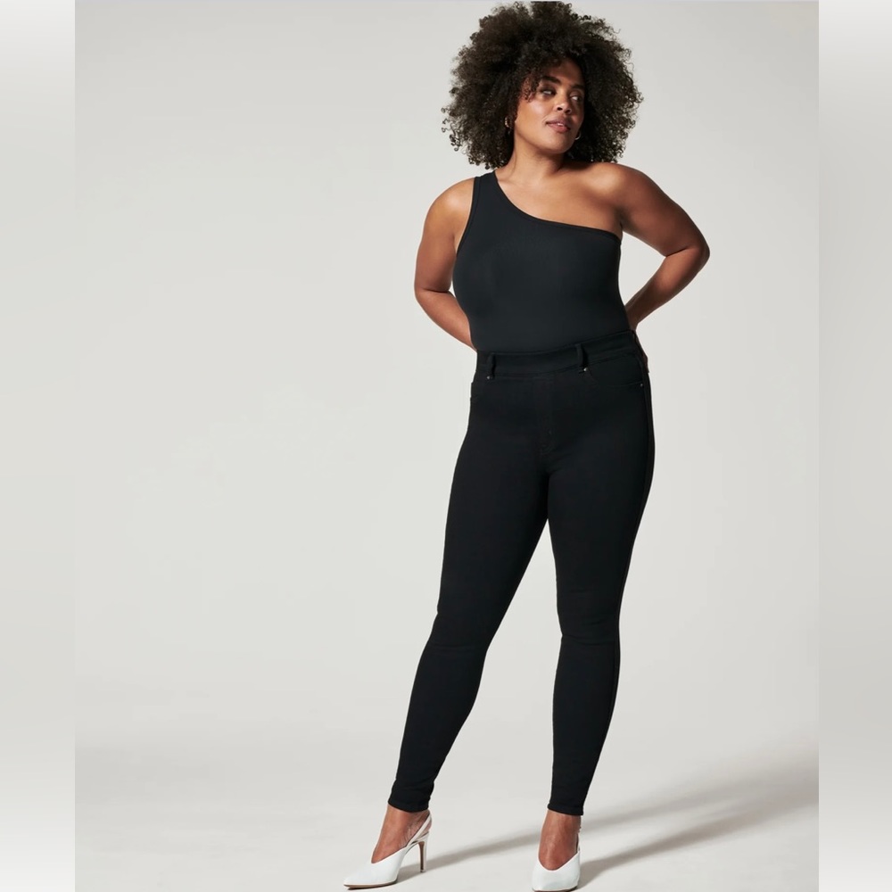 SPANX Ankle Skinny Jeans - Clean Black